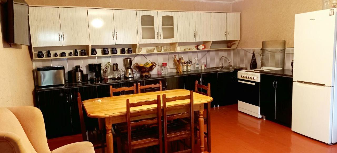 Bees Guesthouse เมสเตีย ภายนอก รูปภาพ